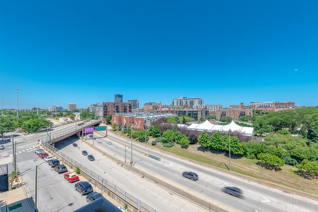 520 N Halsted Street 516, Chicago, IL 60642