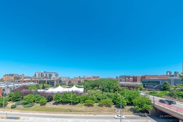 520 N Halsted Street 516, Chicago, IL 60642