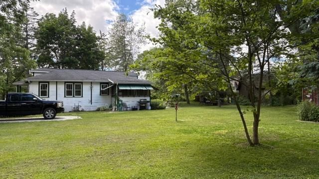 W862 Florence ROAD, Genoa City, WI 53128