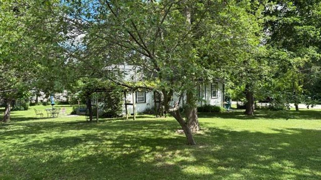 W862 Florence ROAD, Genoa City, WI 53128