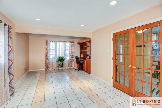 49 Ernston Road, Sayreville, NJ 08859