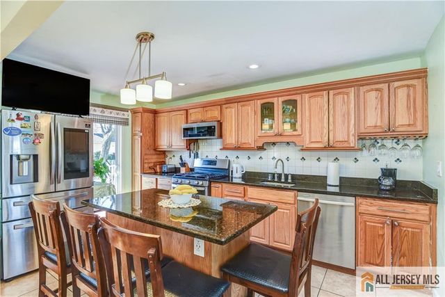 49 Ernston Road, Sayreville, NJ 08859