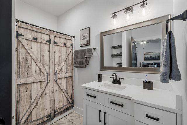 2408 Vz County Road 3104, Edgewood, TX 75117
