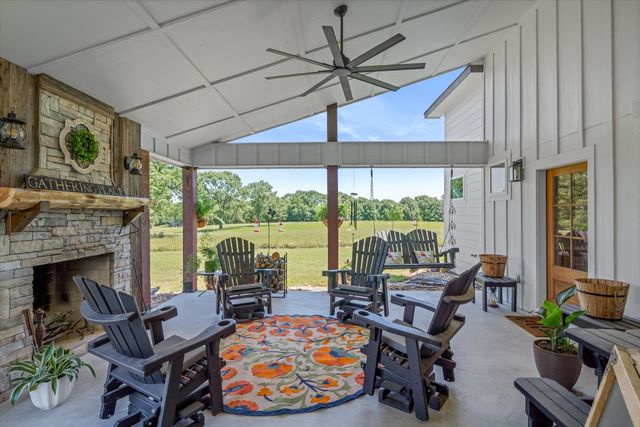 2408 Vz County Road 3104, Edgewood, TX 75117