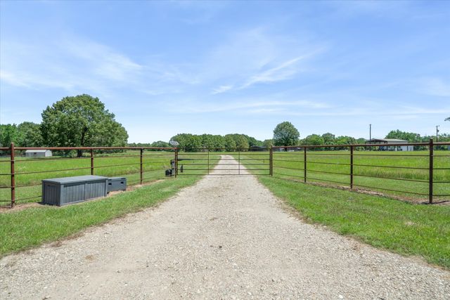 2408 Vz County Road 3104, Edgewood, TX 75117