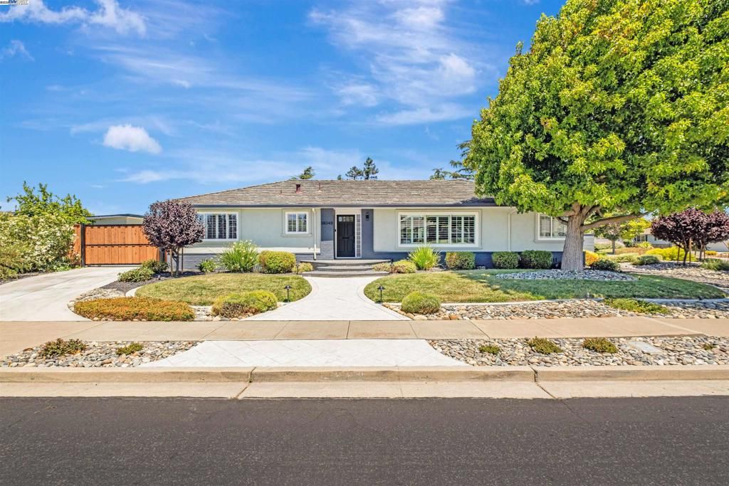 38048 Glenmoor Dr, Fremont, CA 94536