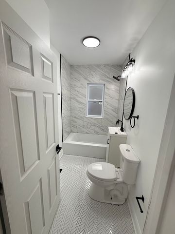 1029 N Keystone Avenue, Chicago, IL 60651