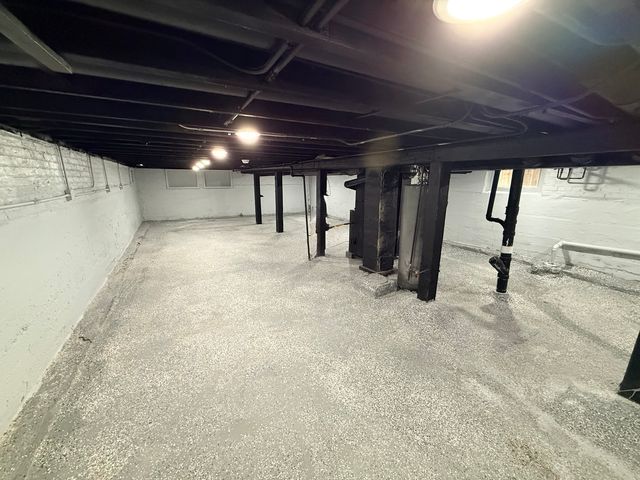 1029 N Keystone Avenue, Chicago, IL 60651