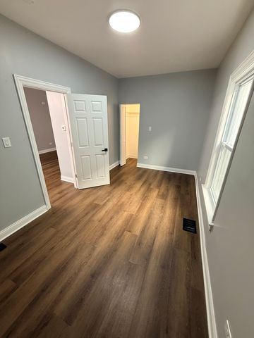 1029 N Keystone Avenue, Chicago, IL 60651