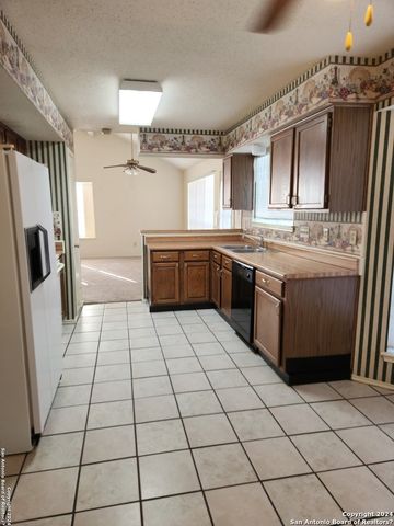 11427 Long Trail, San Antonio, TX 78245