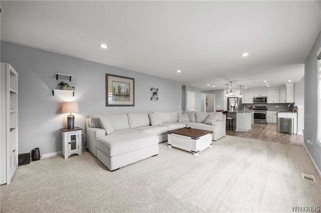 6114 Wildwood Way, Lockport Town, NY 14094