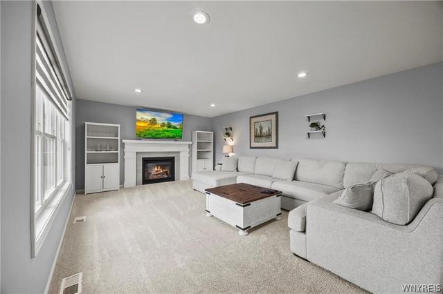 6114 Wildwood Way, Lockport Town, NY 14094