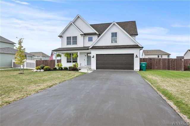 6114 Wildwood Way, Lockport Town, NY 14094