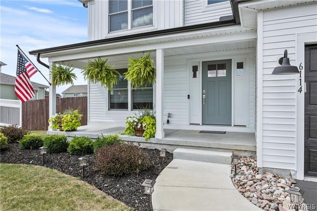 6114 Wildwood Way, Lockport Town, NY 14094