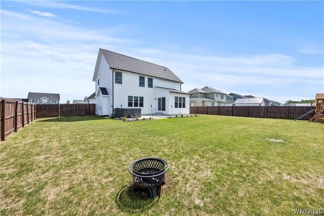 6114 Wildwood Way, Lockport Town, NY 14094