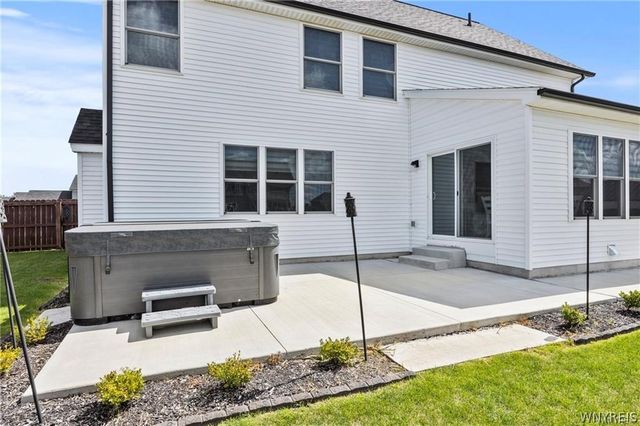 6114 Wildwood Way, Lockport Town, NY 14094