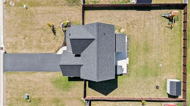 6114 Wildwood Way, Lockport Town, NY 14094