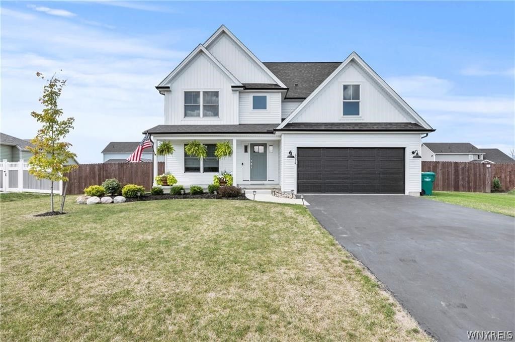 6114 Wildwood Way, Lockport Town, NY 14094