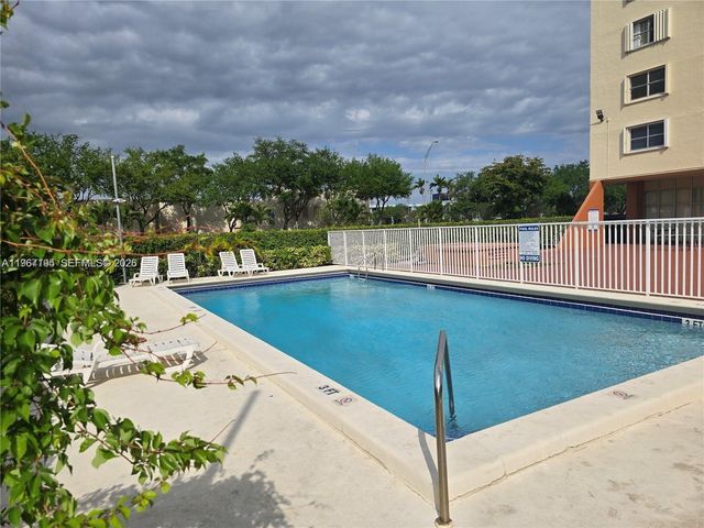 4675 W 18th Ct 1101, Hialeah, FL 33012