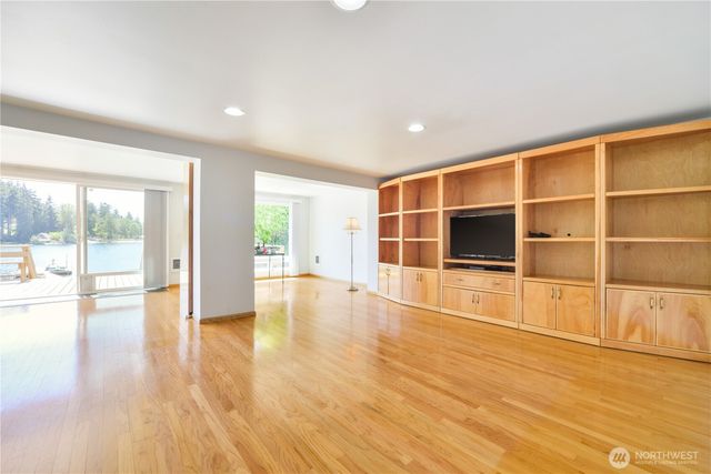 2605 S 304th Street, Federal Way, WA 98003