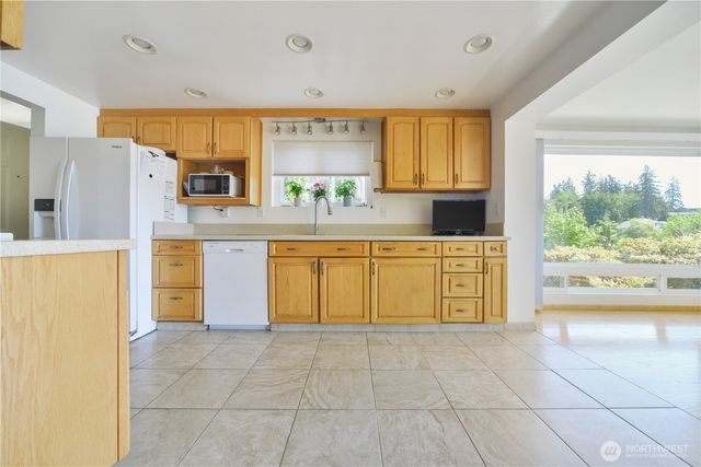 2605 S 304th Street, Federal Way, WA 98003