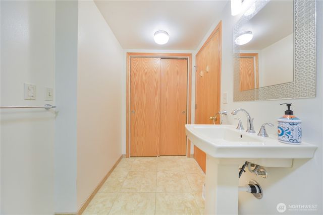 2605 S 304th Street, Federal Way, WA 98003