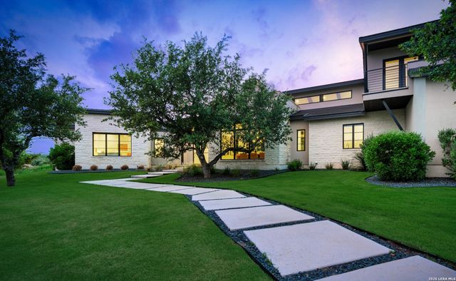 211 Clubs Dr, Boerne, TX 78006