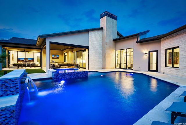 211 Clubs Dr, Boerne, TX 78006