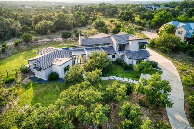 211 Clubs Dr, Boerne, TX 78006