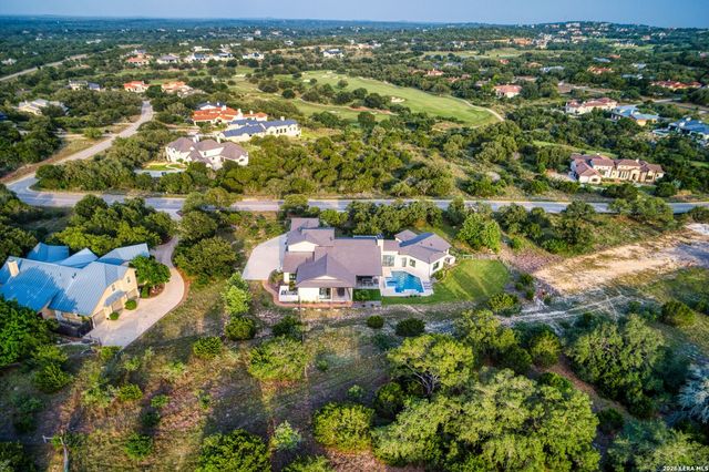 211 Clubs Dr, Boerne, TX 78006