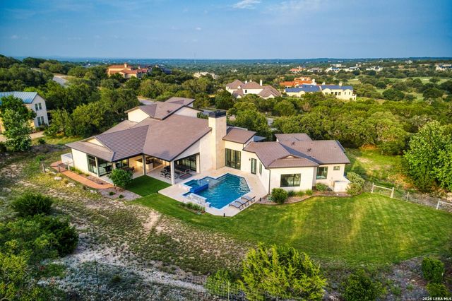 211 Clubs Dr, Boerne, TX 78006