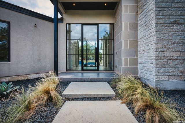 211 Clubs Dr, Boerne, TX 78006