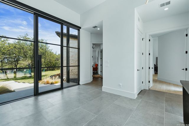 211 Clubs Dr, Boerne, TX 78006