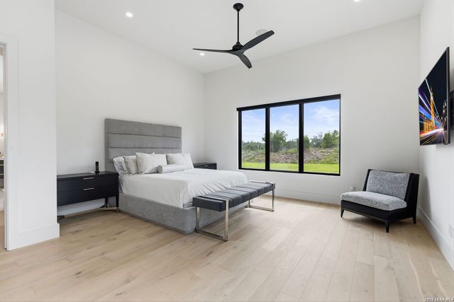 211 Clubs Dr, Boerne, TX 78006