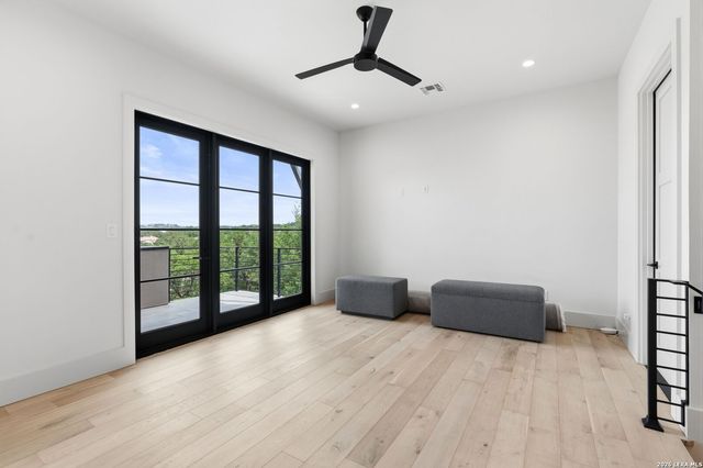 211 Clubs Dr, Boerne, TX 78006