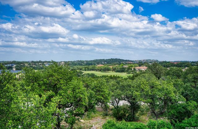 211 Clubs Dr, Boerne, TX 78006