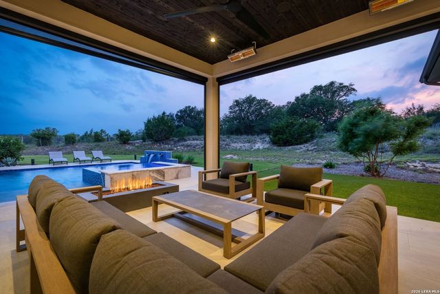 211 Clubs Dr, Boerne, TX 78006