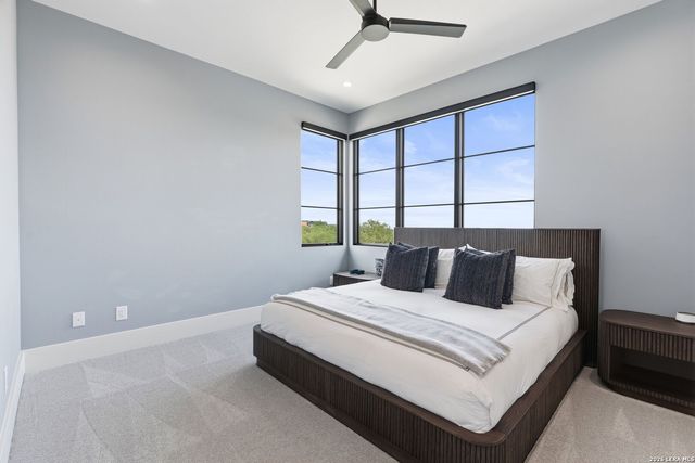 211 Clubs Dr, Boerne, TX 78006