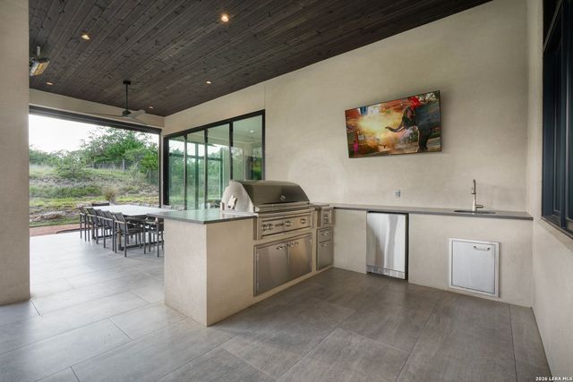 211 Clubs Dr, Boerne, TX 78006