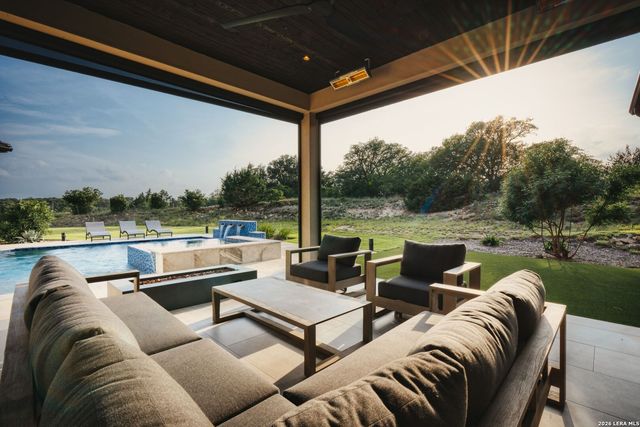 211 Clubs Dr, Boerne, TX 78006