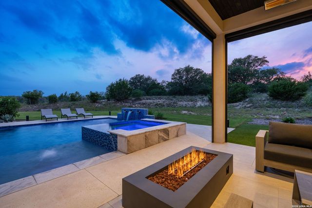 211 Clubs Dr, Boerne, TX 78006