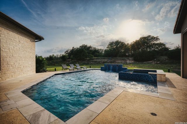 211 Clubs Dr, Boerne, TX 78006