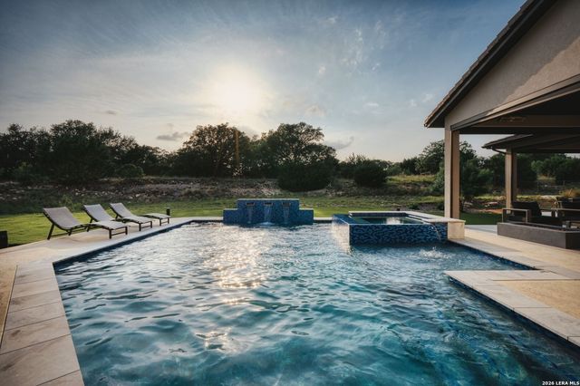 211 Clubs Dr, Boerne, TX 78006