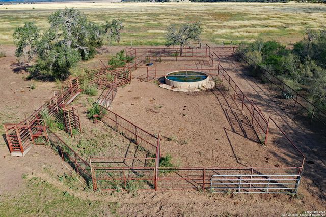 00 Fm 462 N, Hondo, TX 78861