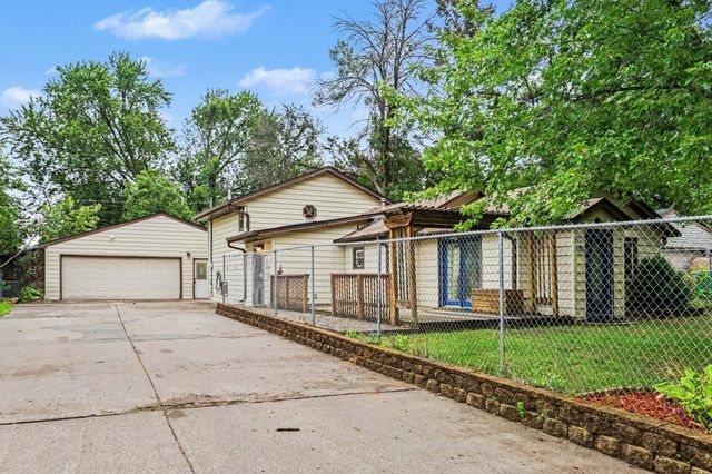 231 Longfellow Street NE, Fridley, MN 55432