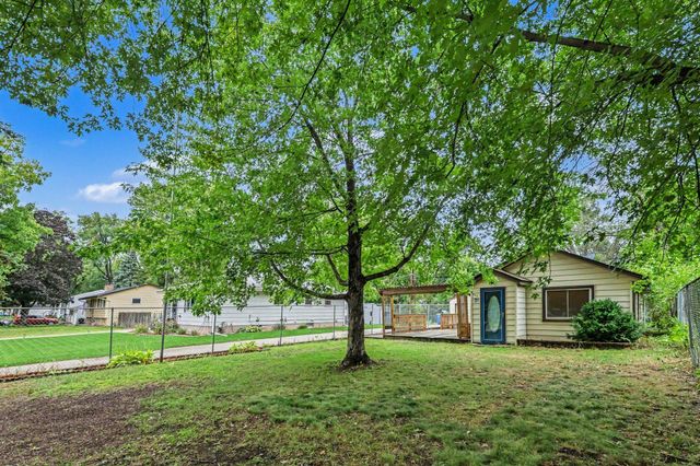 231 Longfellow Street NE, Fridley, MN 55432