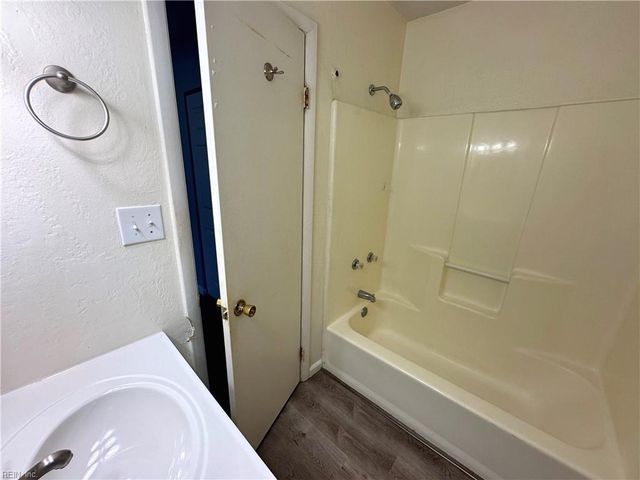 3836 Clearwood CT, Virginia Beach, VA 23453