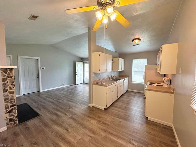 3836 Clearwood CT, Virginia Beach, VA 23453