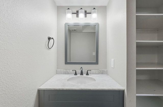 4026 N Granite Reef Road, Scottsdale, AZ 85251