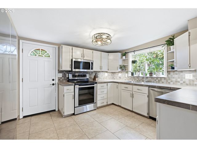 1026 PROSPECT St, Oregon City, OR 97045